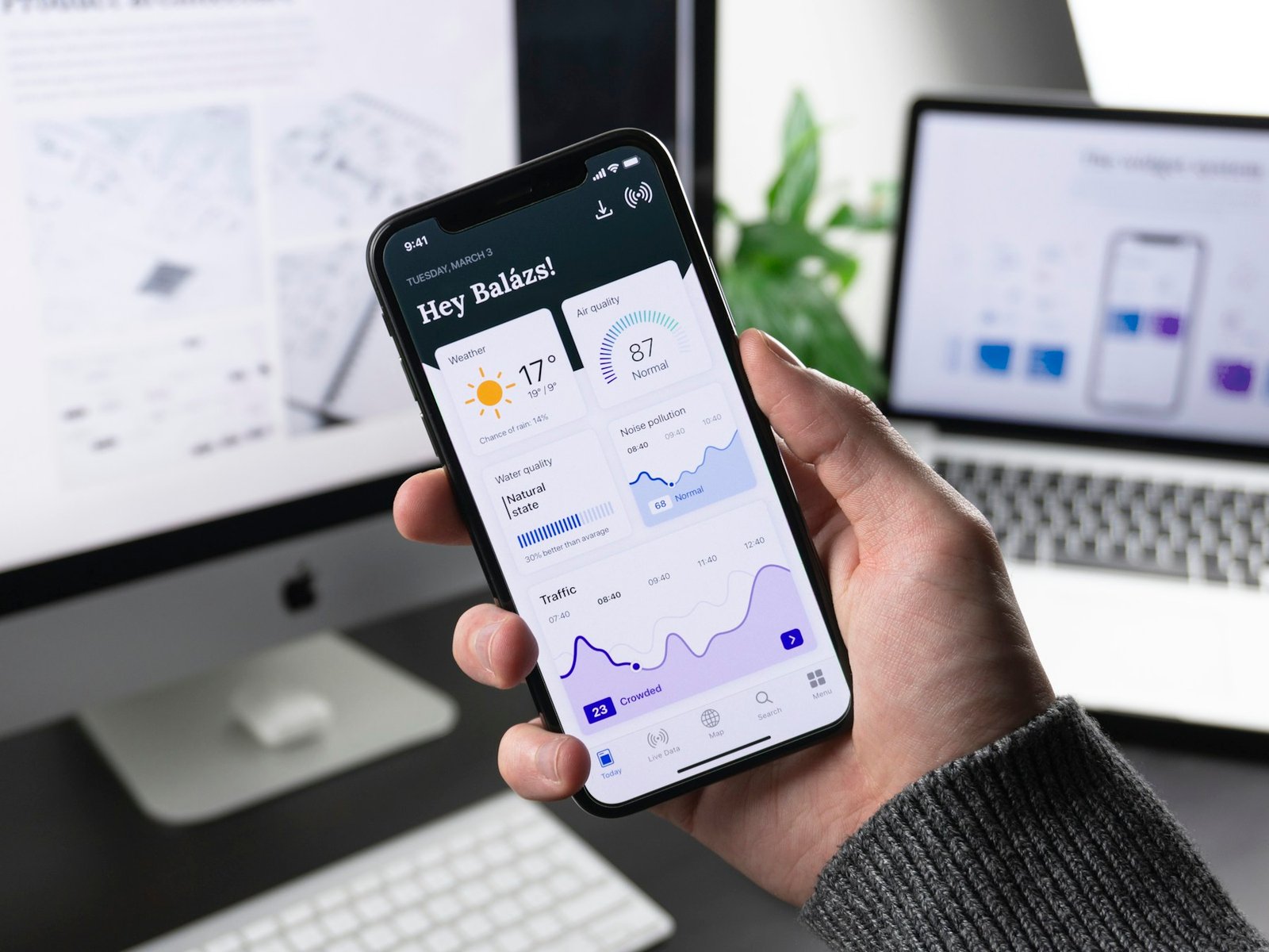 Contoh aplikasi mobile pada perangkat smartphone